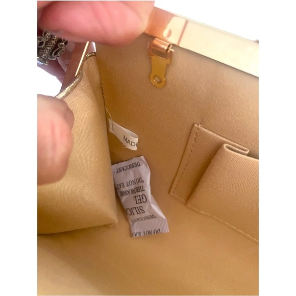 Prezzo Gold Tone Metal Rhinestone Crystal Clutch Evening Bag Purse NWT. - Picture 8 of 11